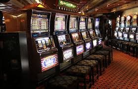 Filipino sports fans checking live basketball betting odds on un777 during PBA game